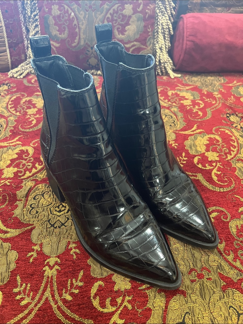 Steve Madden Black Croc-Embossed Pointed Chelsea Booties